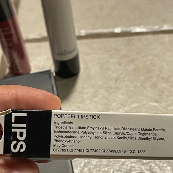 7~Popfeel Eyeshadow Palette & Primer & foundation & matte Lip cream & 2 Lipstics - Picture 11 of 17